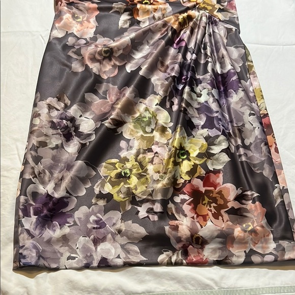 Stunning Floral Dress Grey Satin Cap Sleeve sz 12 like new - Picture 6 of 16